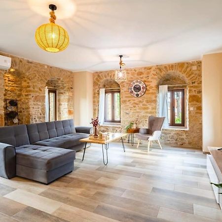 Mantineia Stone Villa-An Ethereal Getaway Megali Mantineia Exterior foto