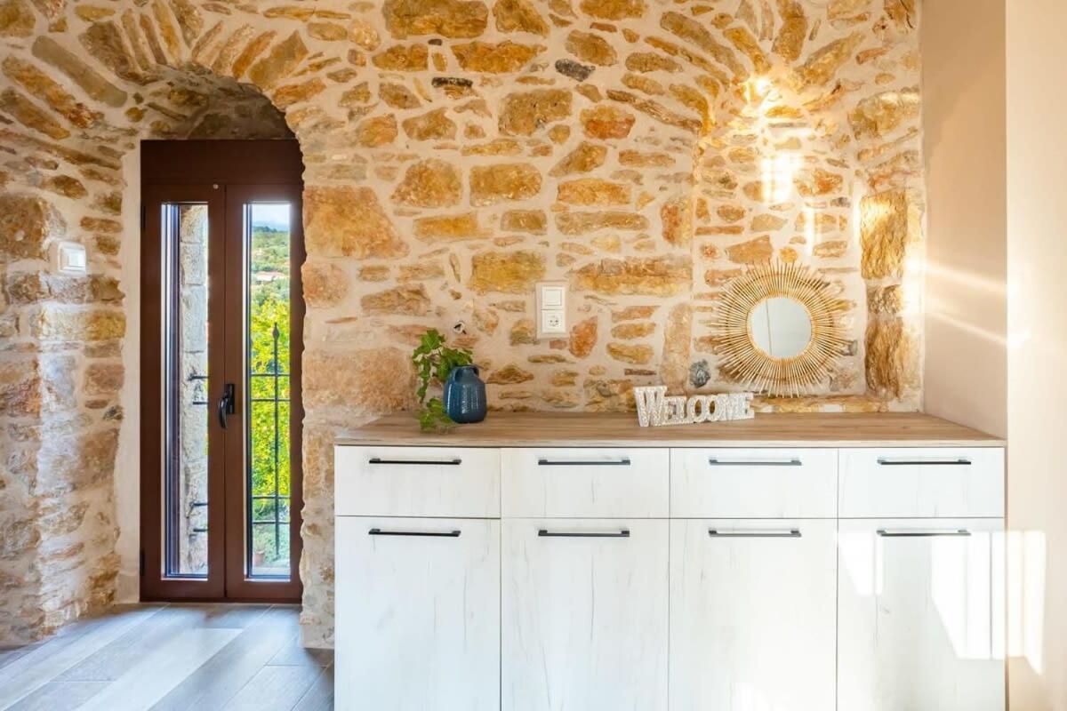 Mantineia Stone Villa-An Ethereal Getaway Megali Mantineia Exterior foto