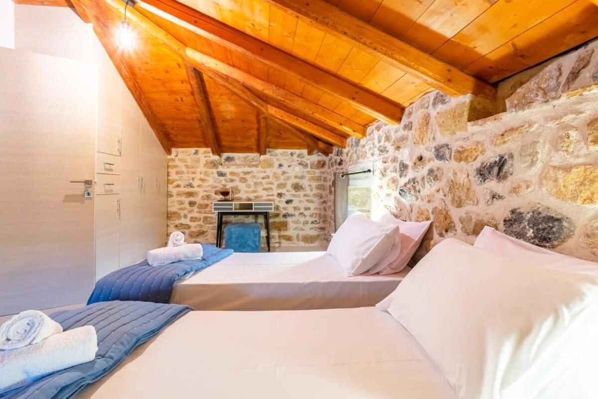Mantineia Stone Villa-An Ethereal Getaway Megali Mantineia Exterior foto