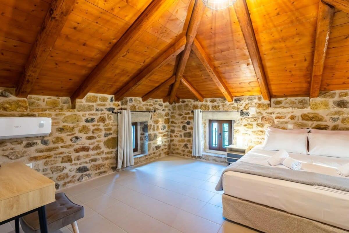 Mantineia Stone Villa-An Ethereal Getaway Megali Mantineia Exterior foto