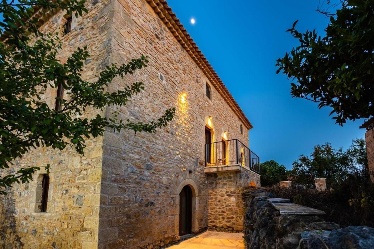 Mantineia Stone Villa-An Ethereal Getaway Megali Mantineia Exterior foto